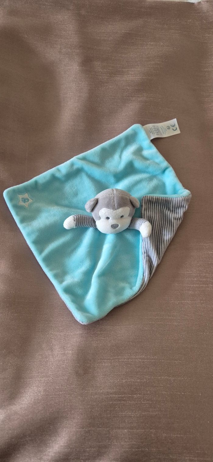 DOUDOU PLAT SINGE BLEU BLANC RAYÉ OBAIBI OKAIDI