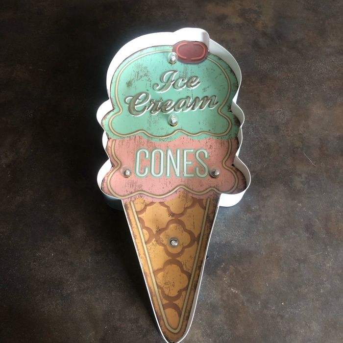 Déco lumineuse vintage ice cream