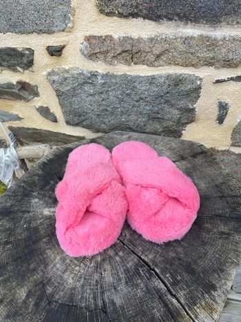 Pantoufle en velours doux rose - Asos 