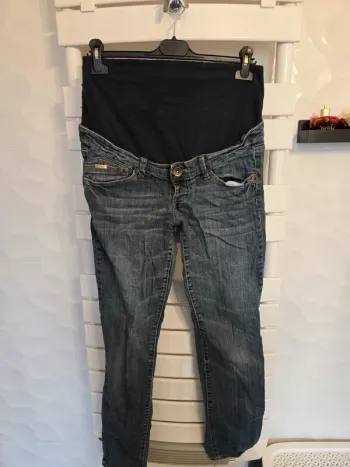jeans maternité La Halle