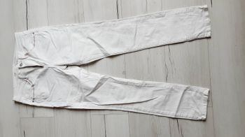 Vêtement femme pantalon type jean blanc C&A taille 38