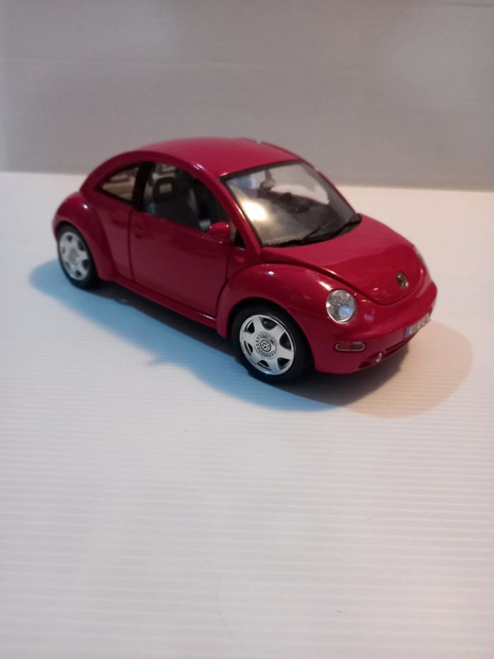 Burago 1/18 New beetles