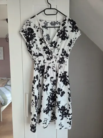 Robe neuve femme taille 36 S
