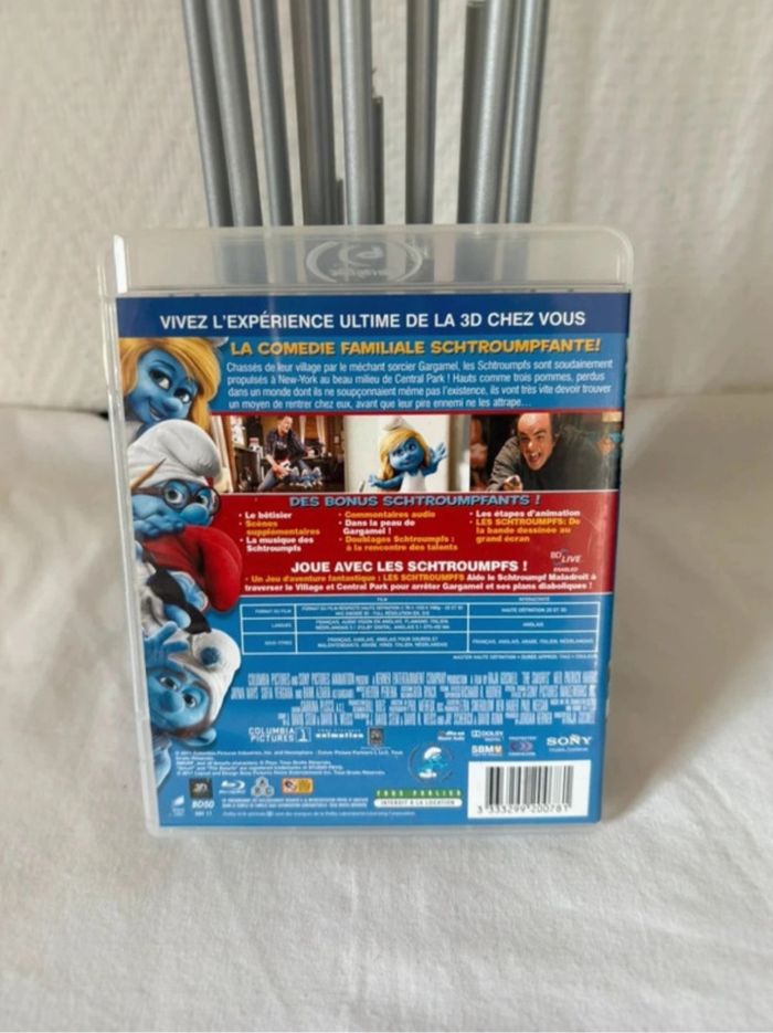 • Blu-ray 3D ~ Les schtroumpfs en 3D • - photo numéro 2