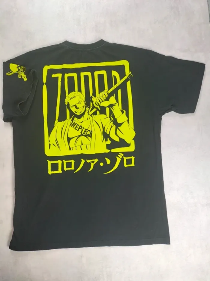 T-shirt One Piece Zoro – Pull&Bear (Taille M) - photo numéro 4