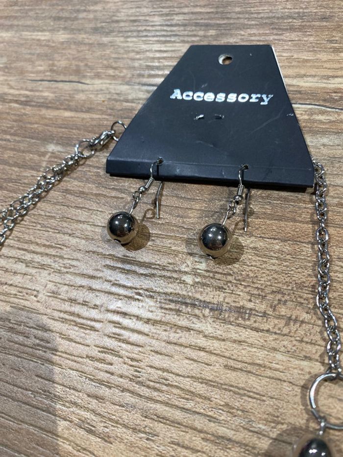 Set collier et boucles d'oreilles - photo numéro 3