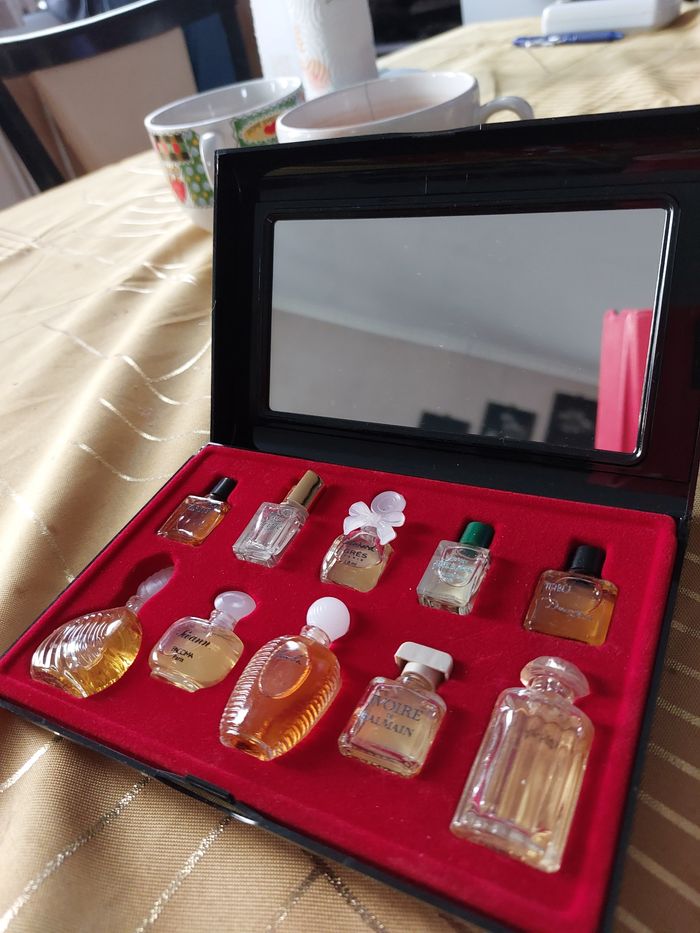 Coffret de parfums miniatures - photo numéro 3