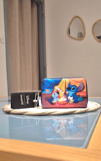 Portefeuille loungefly stitch camping cuties neuf avec étiquette