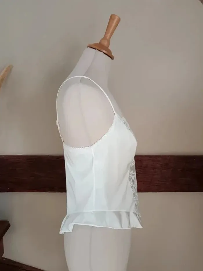 Débardeur blanc dentelle blanche volants - photo numéro 6