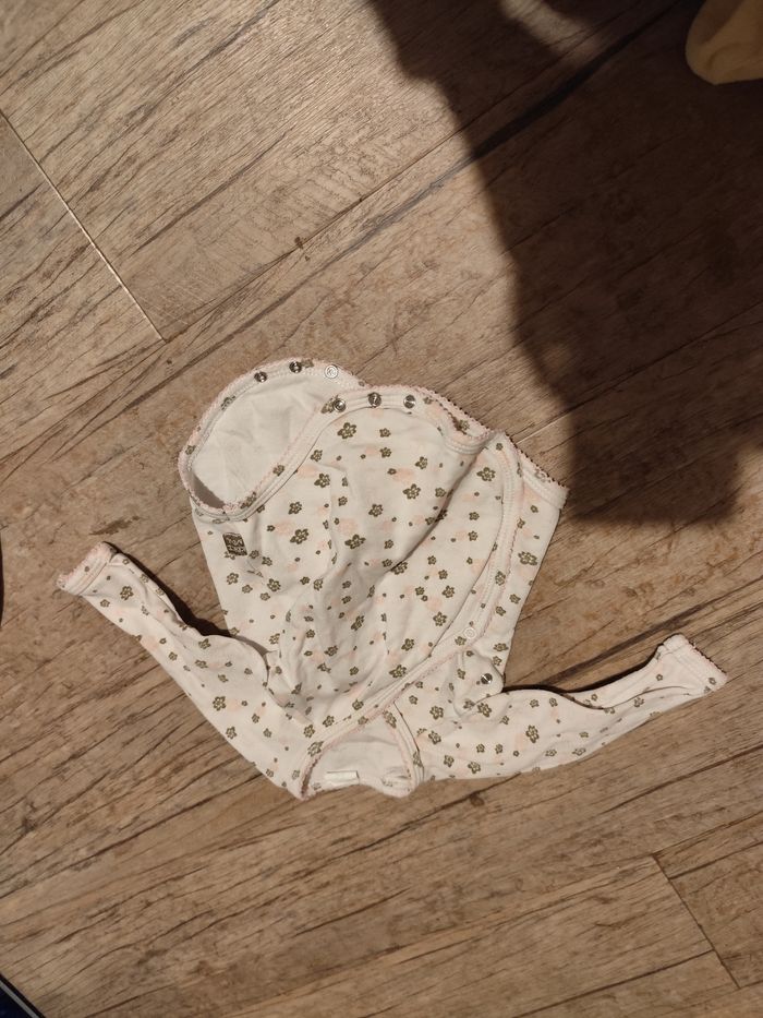 Lot vêtements bébé fille (entre 20 et 25 articles) - photo numéro 4