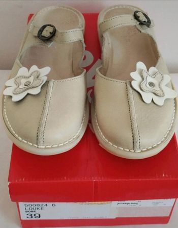 Chaussures grises en cuir Kickers taille 39