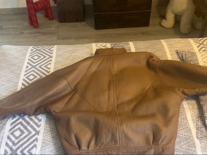 Blouson chauve-souris en cuir - photo numéro 4
