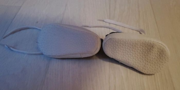 Chaussures bebe - photo numéro 2