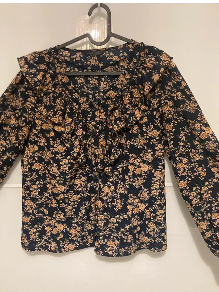 Blouse fleurie à volants bleu et marron - photo numéro 2