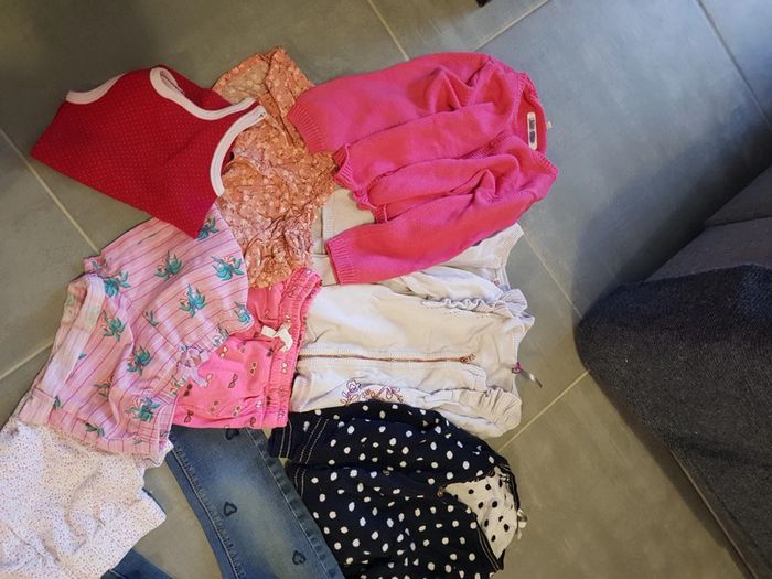 Lot fille 19 vêtements 2 ans - photo numéro 2