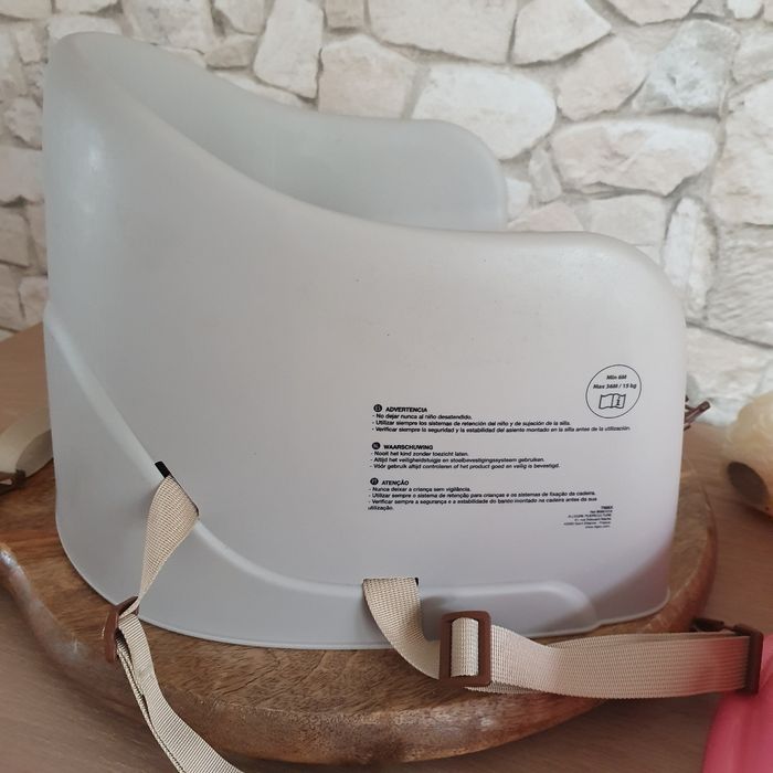 Rehausseur de chaise pour bébé avec toutes les secuites Tigex - photo numéro 3