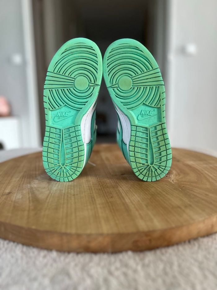 Nike Dunk Low Green Glow DD1503-105  - Taille 38,5 - photo numéro 9