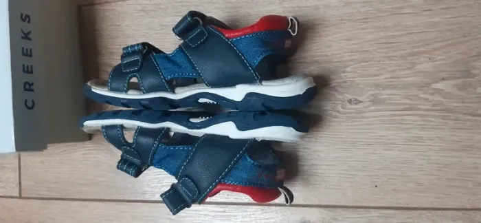 Chaussures sandales / nu-pieds creeks pointure 26 en très bon état - photo numéro 5