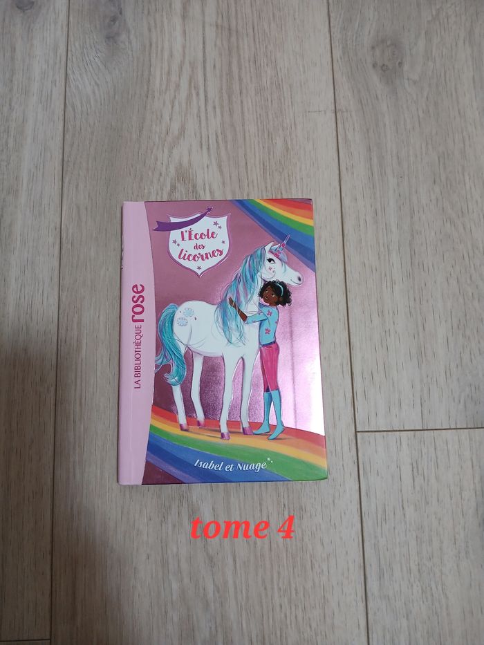 Livres L'école des Licornes parfait état - photo numéro 5