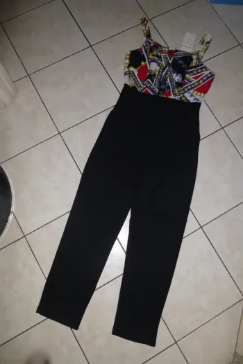 superbe combinaison d'été à bretelle légère taille L neuve