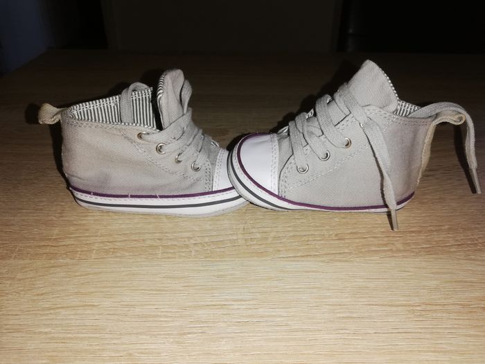 Lots de petite chaussures bébé - photo numéro 2