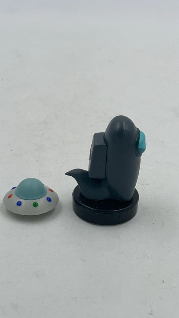Figurine Among Us + accessoire Tomy - photo numéro 3