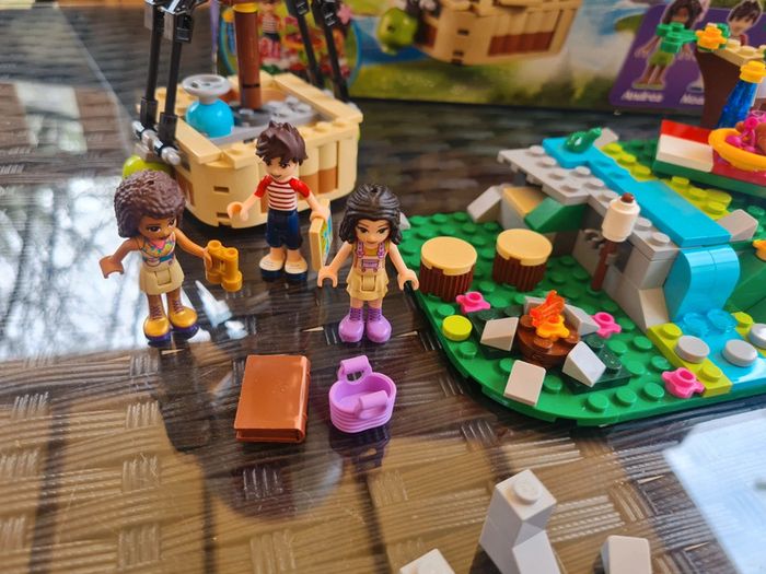 Lego friends 41097 - la montgolfière d'heartlake city - photo numéro 3