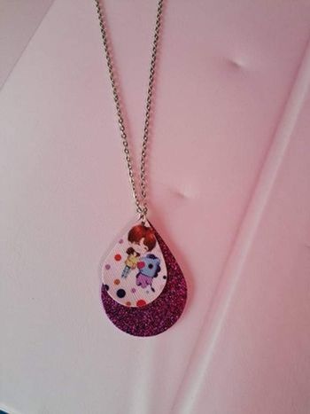 Collier J-hope et Mang