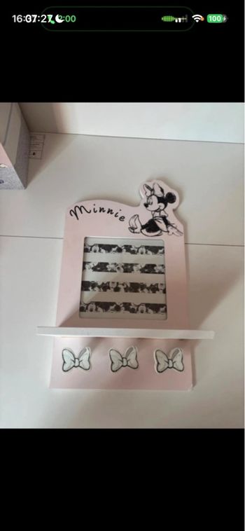 Étagère Minnie en très bon état  Quelque petit défaut voir photo 1/2