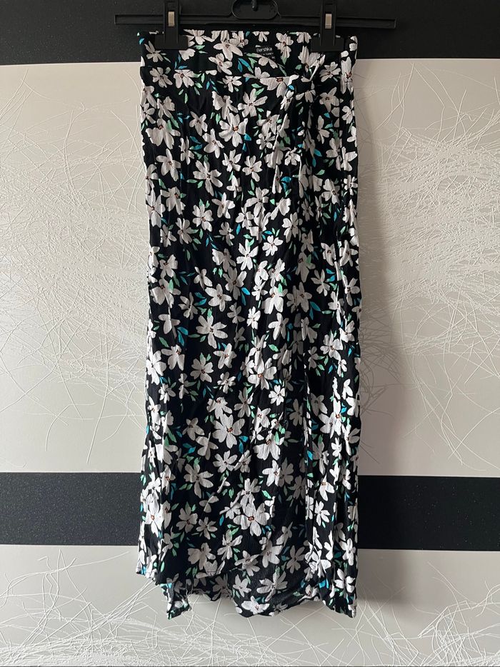 Jupe à fleur taille 34 XS