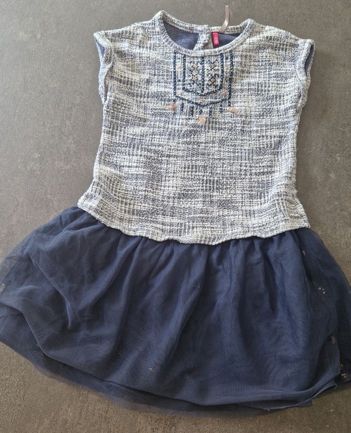 Robe et veste 4 ans tbe - photo numéro 2