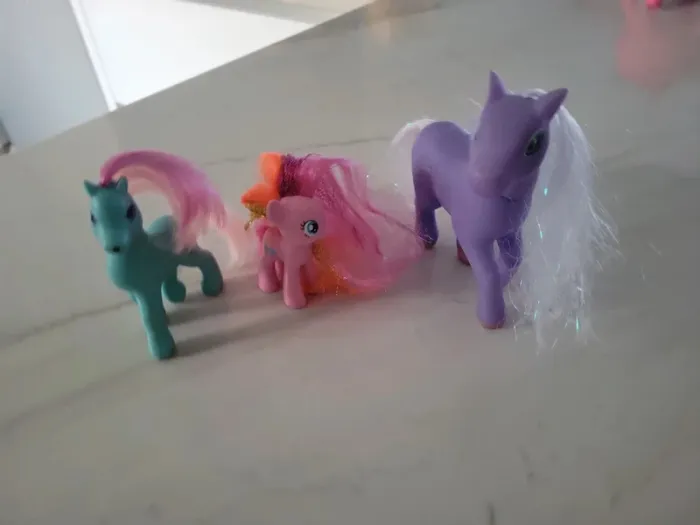 Lot de 3 petits poneys