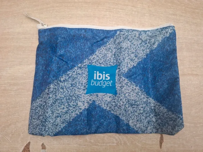 Trousse de toilette ou autre ibis budget tour de france - photo numéro 2