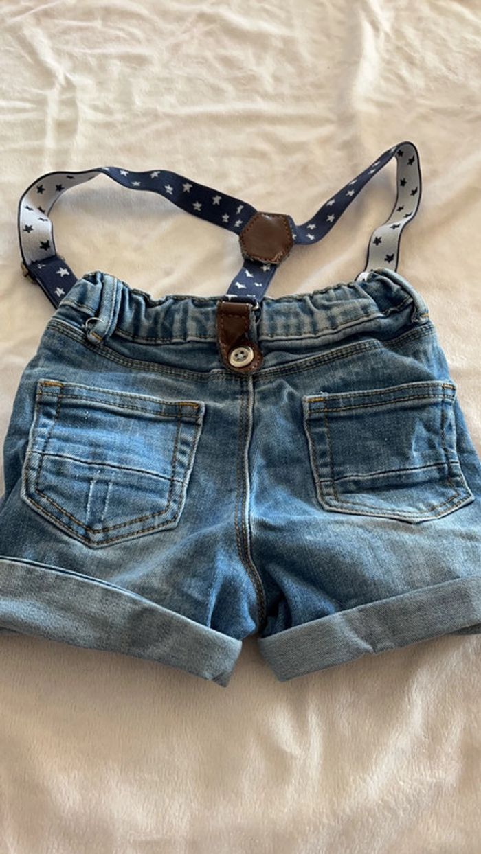 Short en jean avec bretelles - photo numéro 2