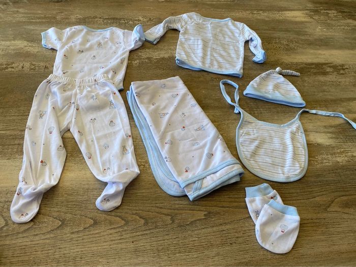 Trousseau lot vêtements 6 mois bébé unisexe garçon ou fille - photo numéro 5
