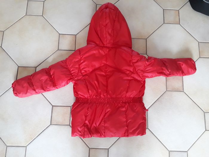Anorak a capuche rouge Okaidi  8 ans - photo numéro 2