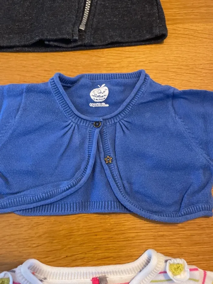 3 gilets fille 12 mois - photo numéro 4