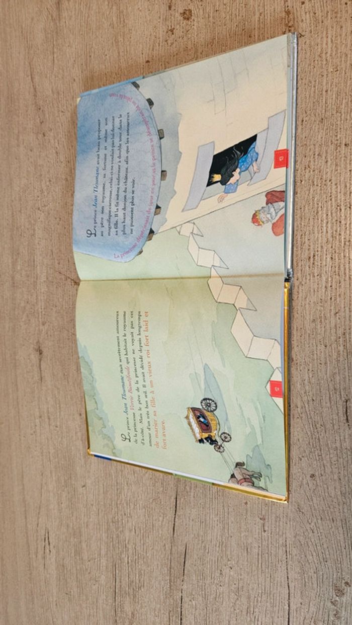 Livre enfant Le monde fabuleux de mes 5 ans, garçon, peu utilise - photo numéro 3