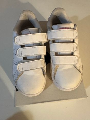 Baskets Adidas fille blanches et roses – taille 28, bon état !