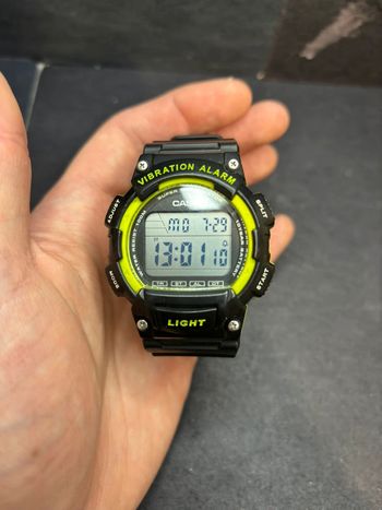Montre casio watch modèle w-736H W736H