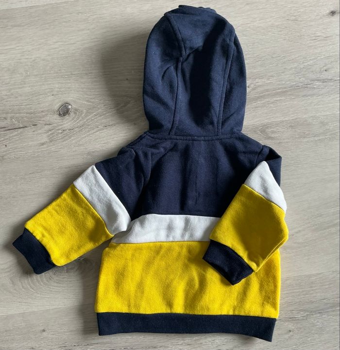 Pull à capuche bébé. - photo numéro 2