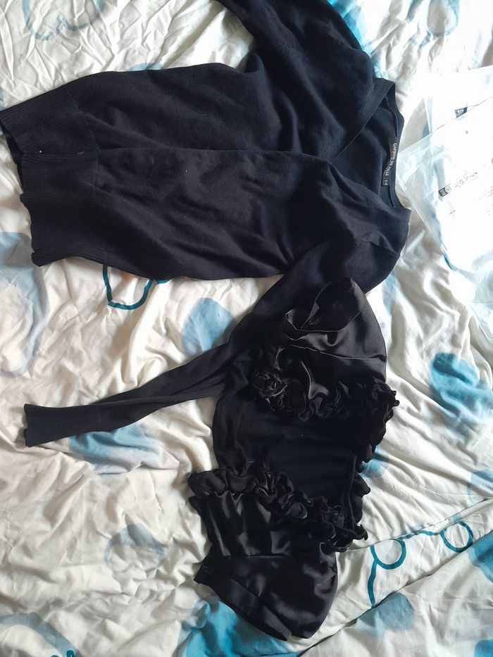 Lots de 2 gilet taille 14 ans