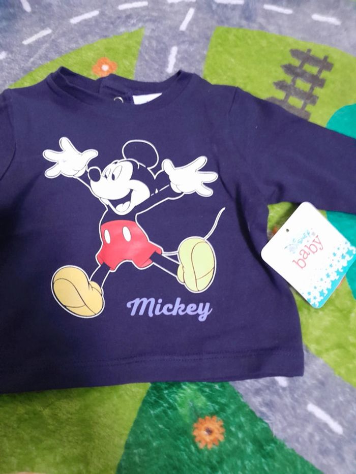 T-shirt neuf disney 6 mois 👦 - photo numéro 2