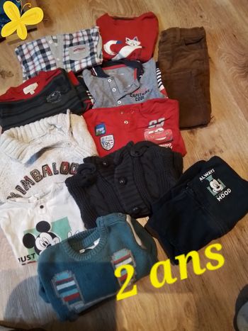 Vêtements garçon 2 ans bon état 