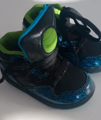Baskets bébé Reebok Peek N’ Fit – Taille 20 Look streetwear coloré