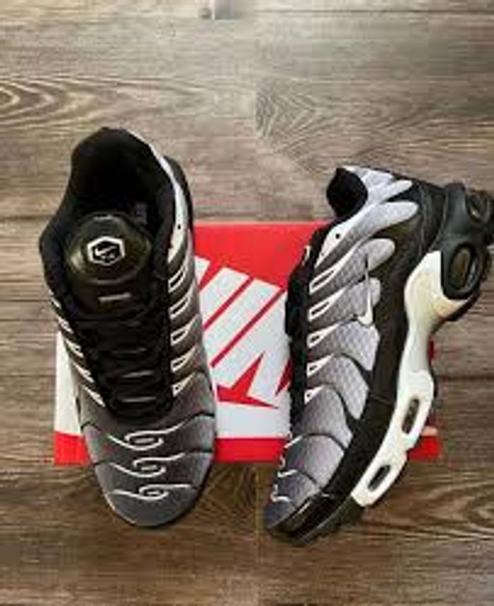Nike TN noir gris enfant 33 - photo numéro 2