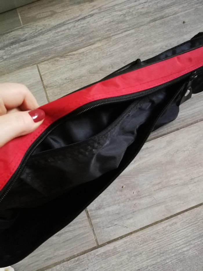 Pochette noir et rouge à zip Crédit Agricole - photo numéro 3