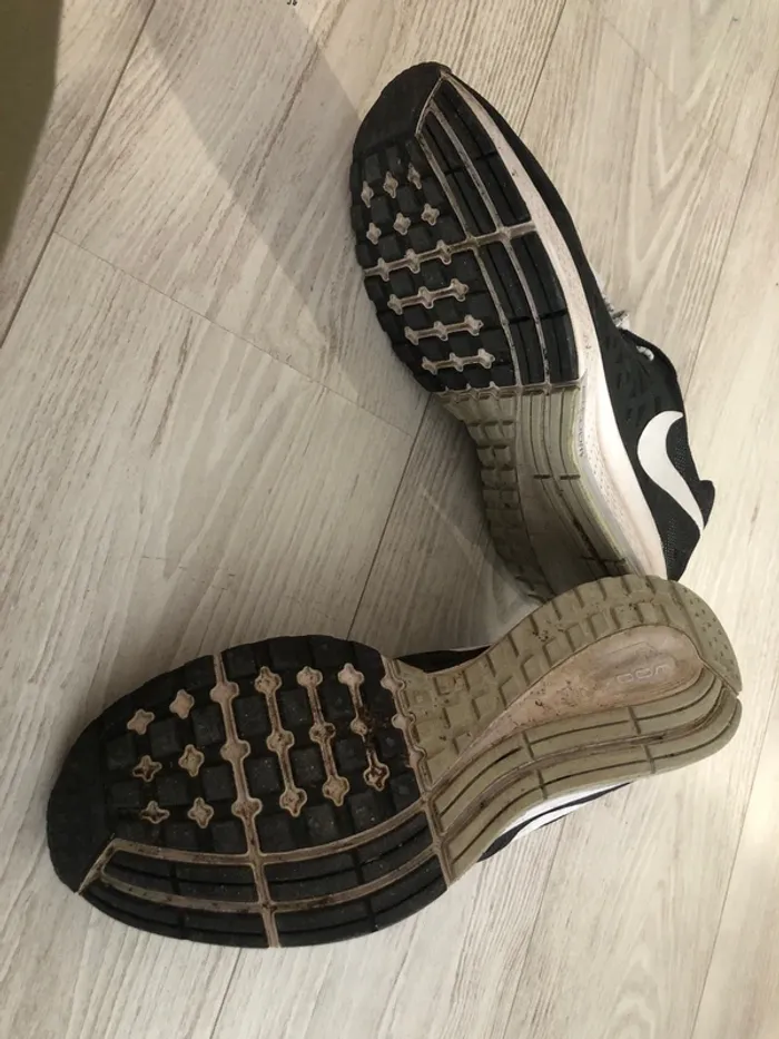 Nike Pegasus 31 taille 44 - photo numéro 3