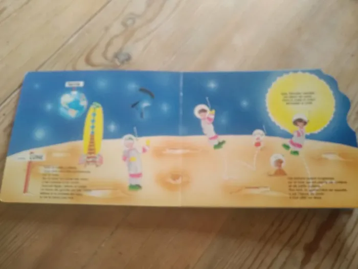 Livre "Voyageons ensemble dans le système solaire" - photo numéro 3