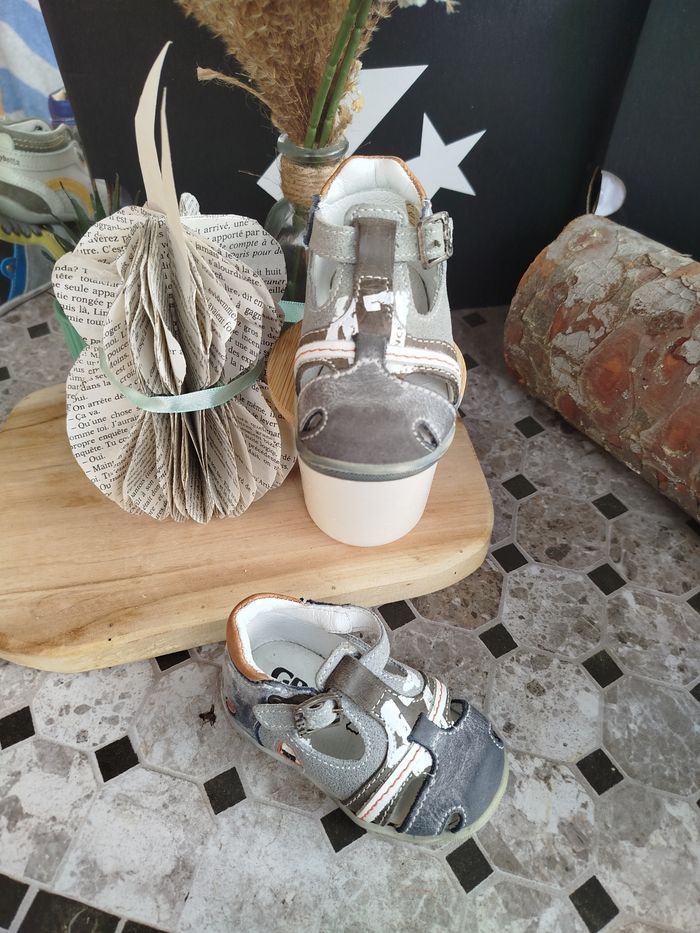 Lot de chaussures pour bébé - photo numéro 2